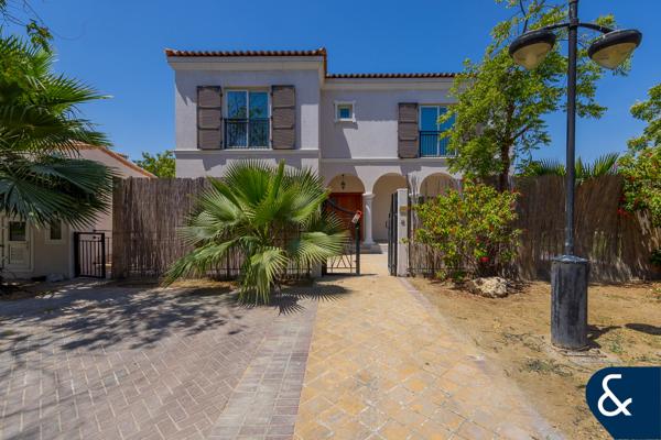 Huge Plot | Cul-De-Sac Location | 5 Bedroom